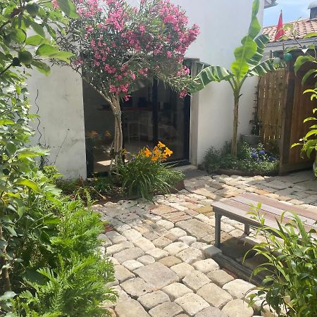 Maison Independante Avec Jardin, Tres Calme, Centre Ville La Rochelle ลาโรแชล ภายนอก รูปภาพ